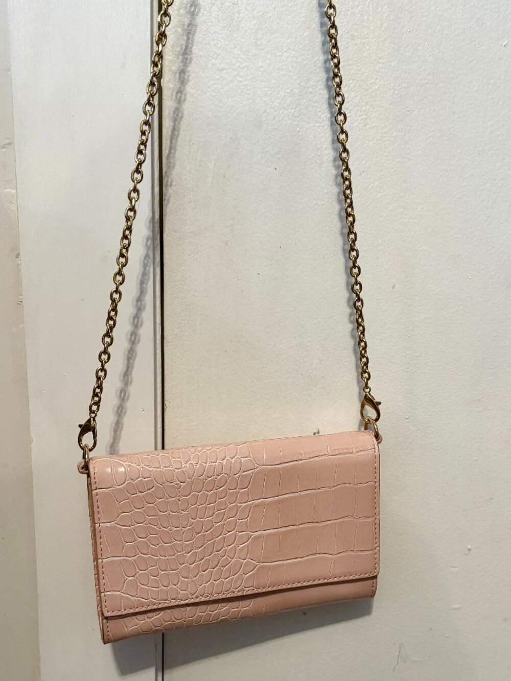LULUS Blush Pink Crocodile Embossed Faux Leather Chain Crossbody Shoulder Bag